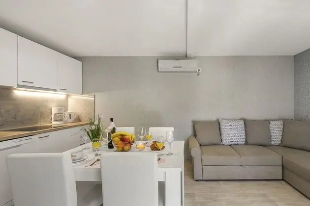 Family Karavan, Birden Çok Yatak, 2 Banyolu, Bahçeli (Mobile Home MH4)