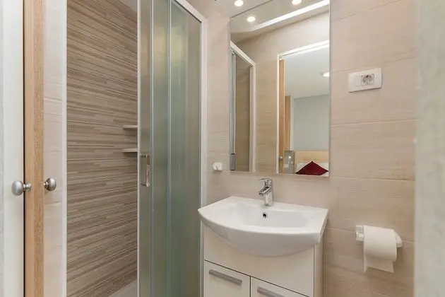 Family Karavan, Birden Çok Yatak, 2 Banyolu, Bahçeli (Mobile Home MH5)