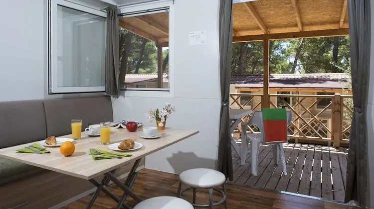 Karavan, 2 Yatak Odası, Teras (Two bathrooms)