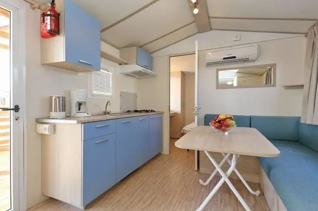 Karavan (1)