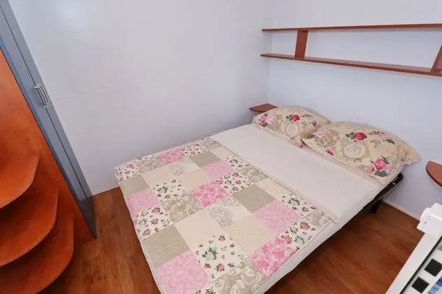 Karavan (2)