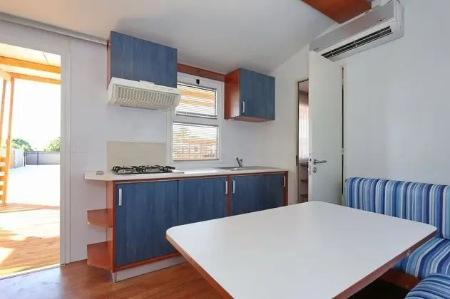 Karavan (2)