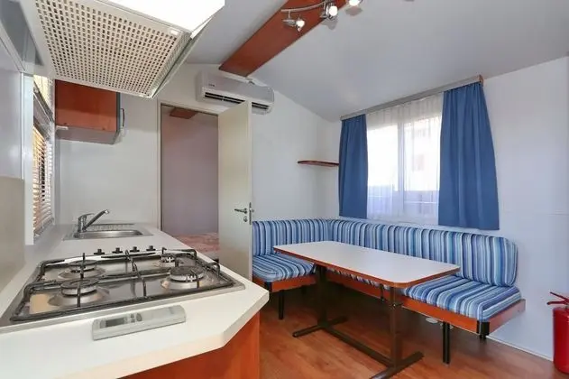 Karavan (2)