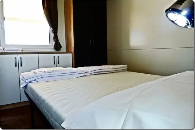 Comfort Karavan, 2 Yatak Odası, Teras, Havuz Manzaralı