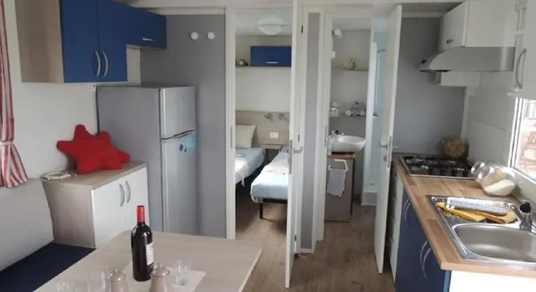 Karavan, 2 Yatak Odası, Teras, Havuz Manzaralı