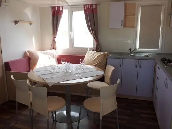 Karavan, 3 Yatak Odası, Teras, Havuz Manzaralı