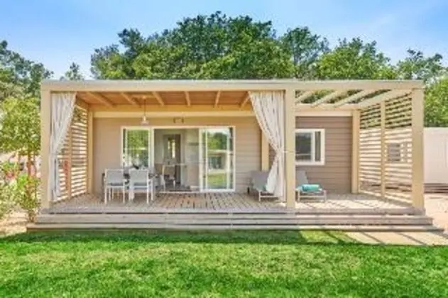 MOBILE HOME