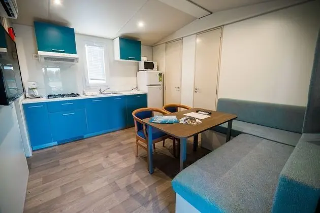 Karavan, 3 Yatak Odası (near Lake)