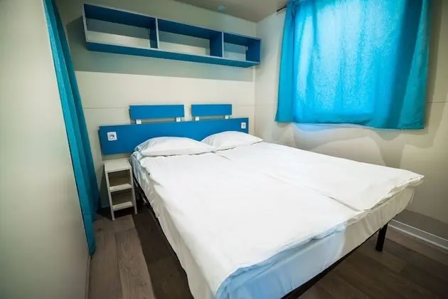 Karavan, 3 Yatak Odası (near Lake)