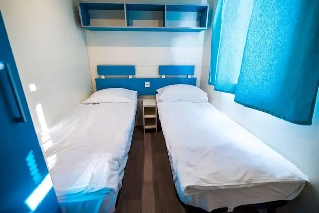 Karavan, 3 Yatak Odası (near Lake)