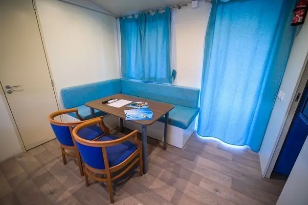 Karavan, 3 Yatak Odası (near Lake)