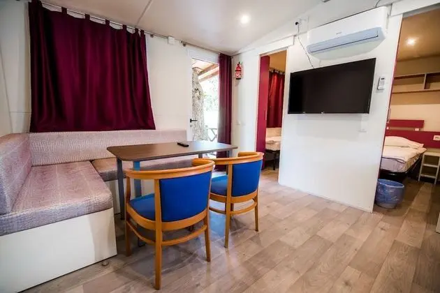 Karavan, 3 Yatak Odası (at Tennis Court)