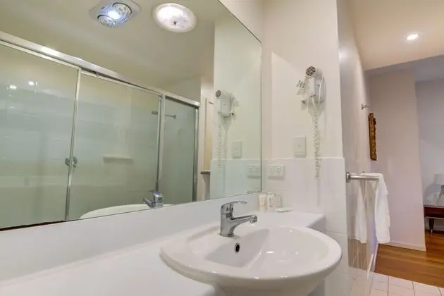 Standard Apart Daire, 2 Yatak Odası, Küçük Mutfak (2 Bath 2 night min)