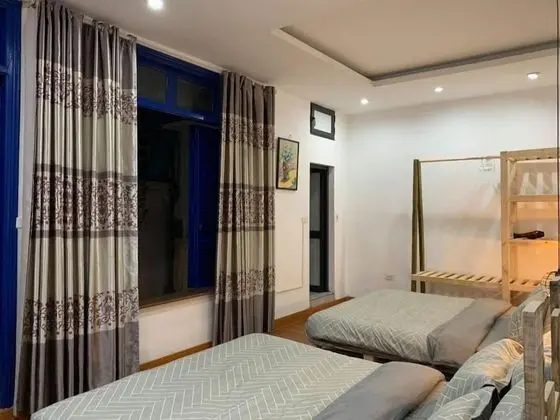 Üç Kişilik Oda, Veranda