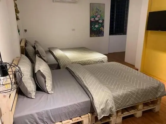 Üç Kişilik Oda, Veranda