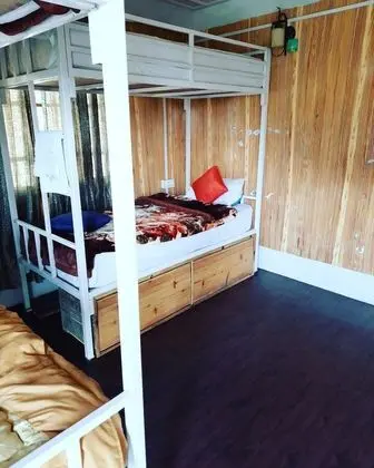 Economy Ortak Ranzalı Oda, Karma Ranzalı Oda, Sigara İçilmez, Ortak Banyo