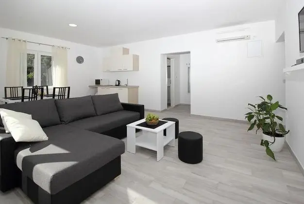 Apart Daire, Bahçe Manzaralı