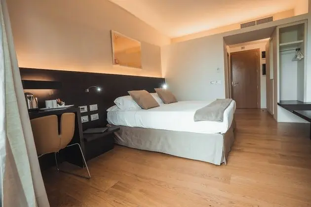 Standard Tek Büyük veya İki Ayrı Yataklı Oda, Bahçe Manzaralı