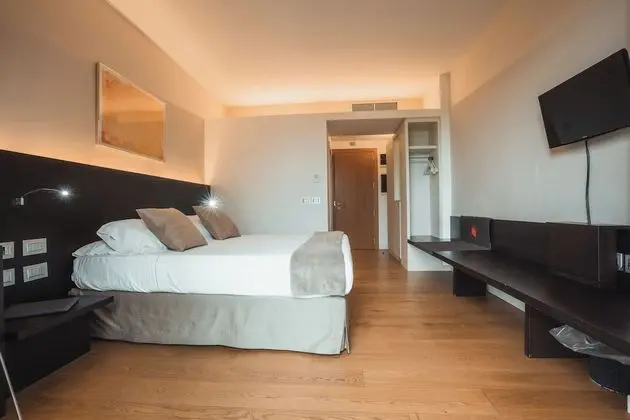 Standard Tek Büyük veya İki Ayrı Yataklı Oda, Bahçe Manzaralı