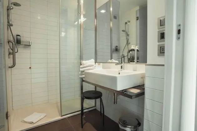 Standard Tek Büyük veya İki Ayrı Yataklı Oda, Bahçe Manzaralı