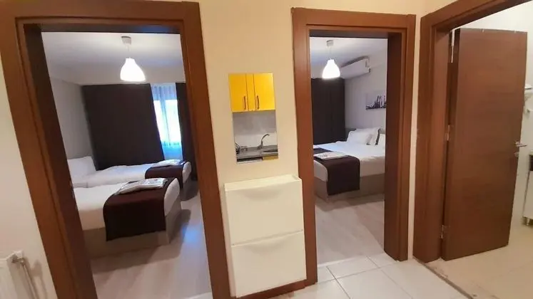 Dört Kişilik Oda, Sokak Manzaralı