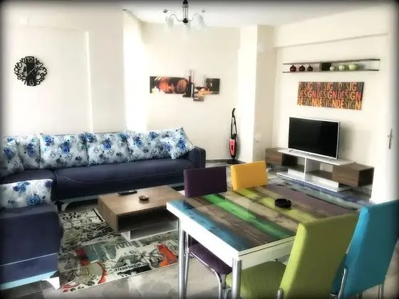Balkonlu 2 yatak odası Standart daire