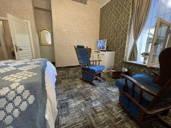 Elite Room
