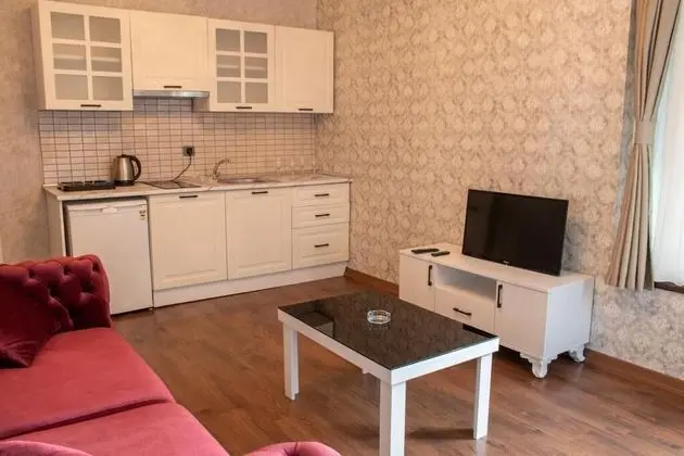 Tarihi Binada Deniz Manzarali Suit