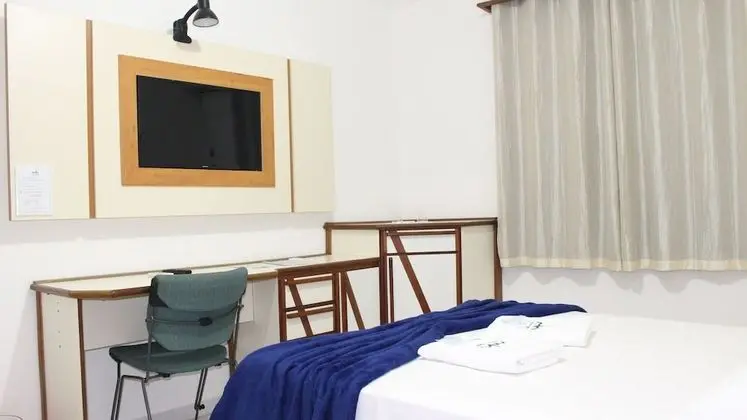 Tek Büyük Yataklı Oda, 1 Çift Kişilik Yatak