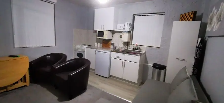 Apart Daire, 1 Büyük (Queen) Boy Yatak ve Çekyat