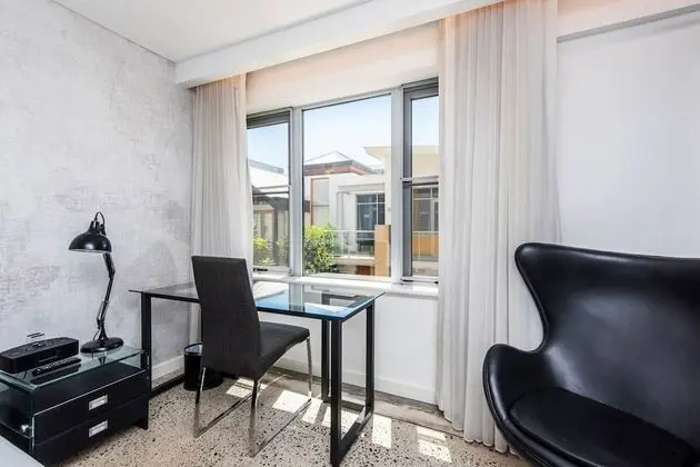 Tek Büyük Yataklı Oda (0 Bedroom)