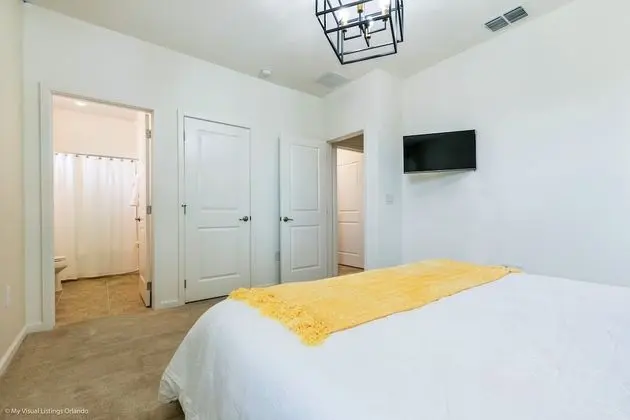 Villa (Spacious and Modern 8 Bedroom 5 Bathr)