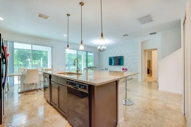 Villa (Spacious and Modern 8 Bedroom 5 Bathr)