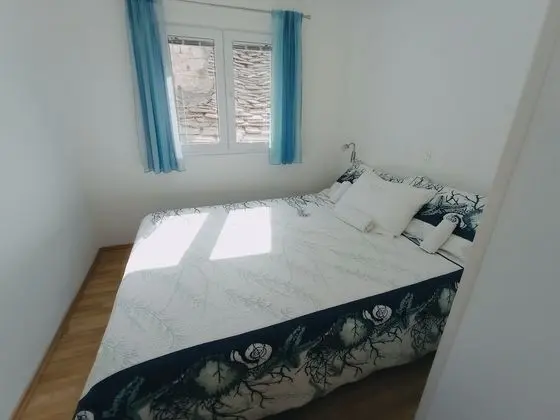 Apart Daire, 1 Büyük (Queen) Boy Yatak ve Çekyat