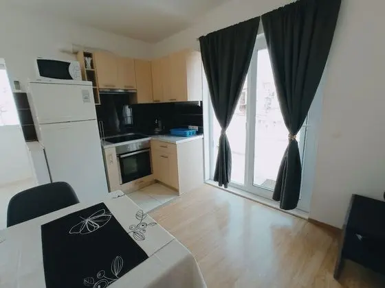 Apart Daire, 1 Büyük (Queen) Boy Yatak ve Çekyat