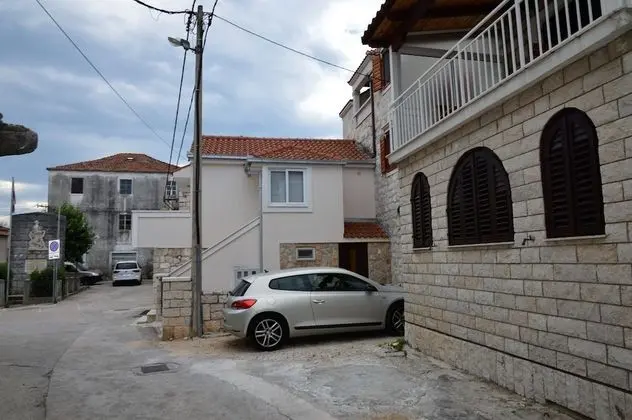 Apart Daire, 1 Büyük (Queen) Boy Yatak ve Çekyat