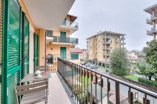 Standard Apart Daire, 1 En Büyük (King) Boy Yatak ve Çekyat (The Modern Apartment In Stresa)