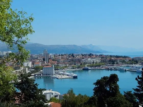 Apart Daire, 1 Büyük (Queen) Boy Yatak ve Çekyat