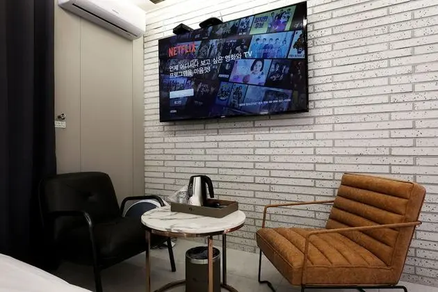 Premium Tek Büyük Yataklı Oda