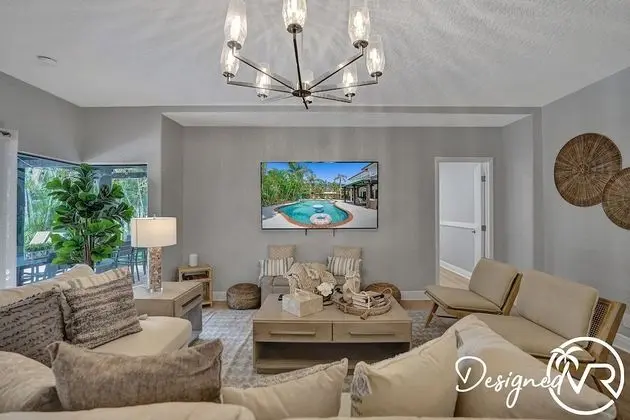 Ev