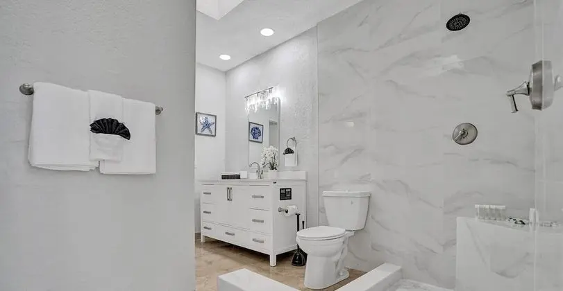 Ev