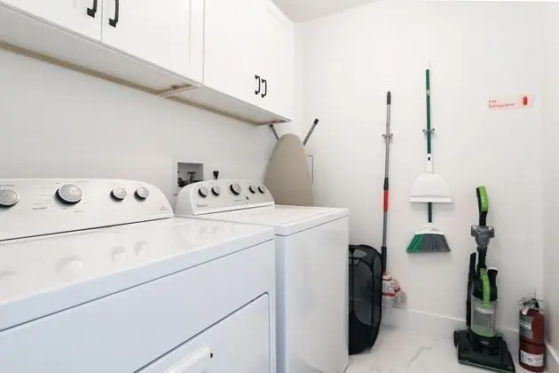 Ev, Birden Çok Yatak, Havuz Kullanımı, Havuz Manzaralı