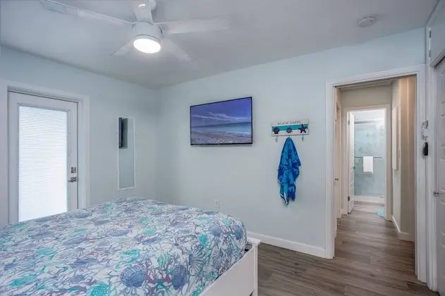 Ev (Modern Grove Duplex Unit A)