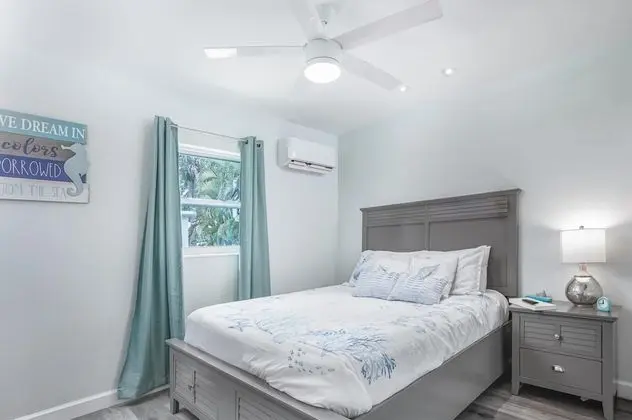 Ev (Modern Grove Duplex Unit A)