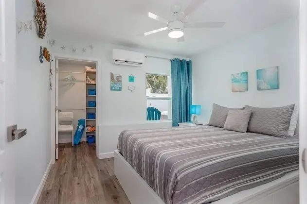 Ev (Modern Grove Duplex Unit A)