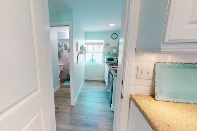 Ev (Modern Grove Duplex Unit A)