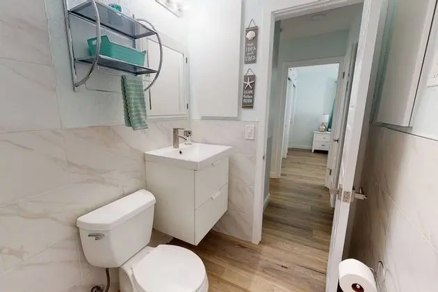 Ev (Modern Grove Duplex Unit A)