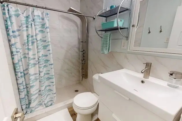 Ev (Modern Grove Duplex Unit A)