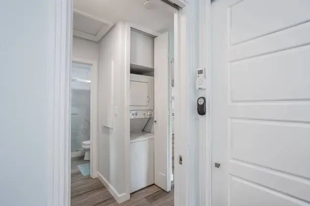 Ev (Modern Grove Duplex Unit A)