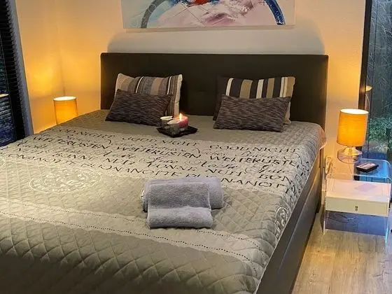 Ev